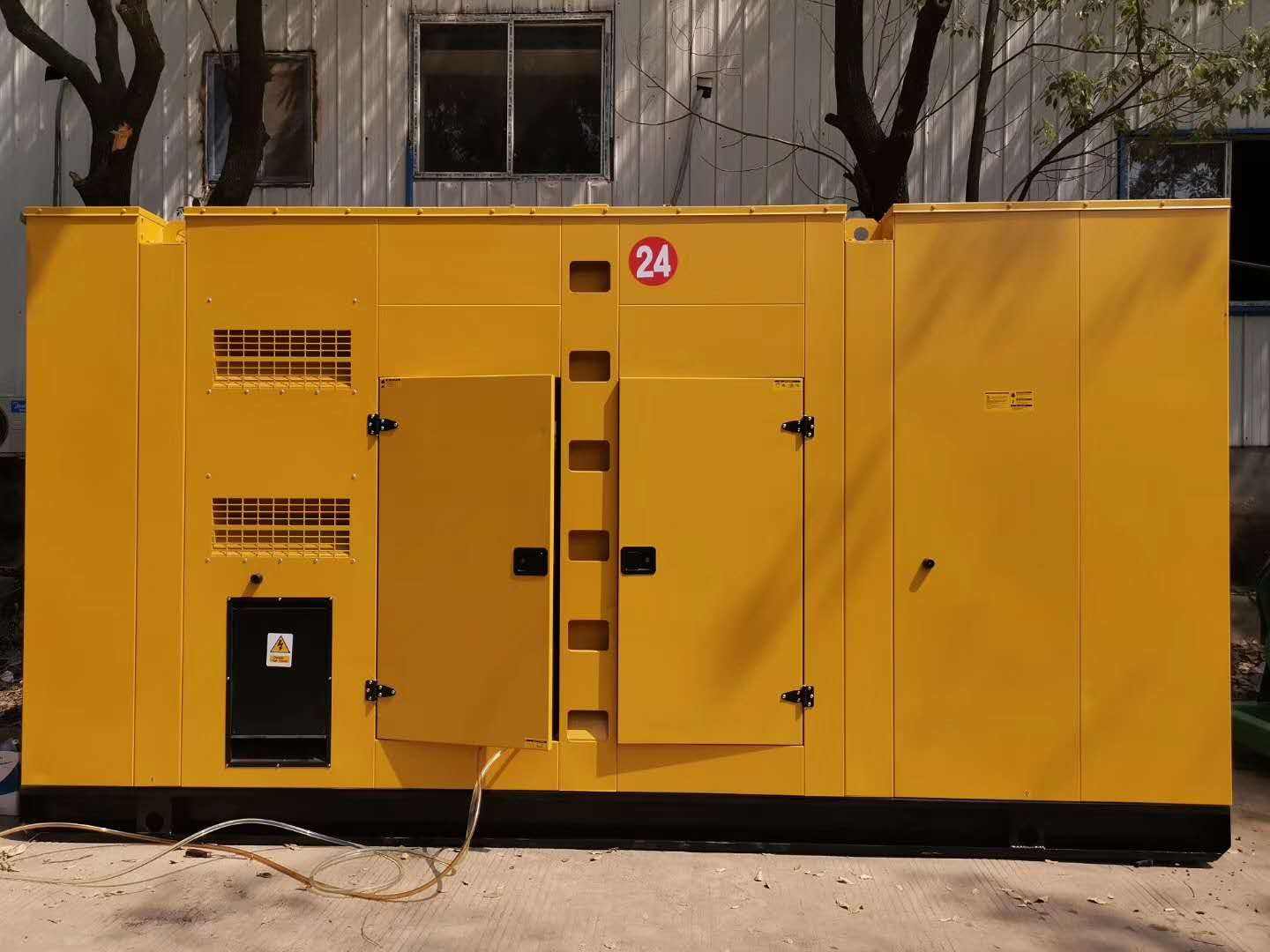 洛龙租赁发电机-国产柴油发电机油耗的奥秘