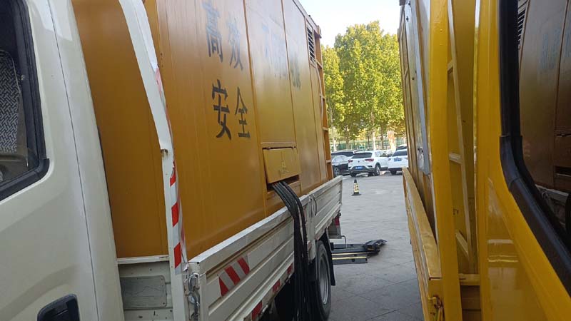 洛龙如何判断柴油发电机组和UPS电源的切换时间是否符合要求？