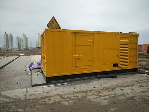 洛龙合同中关于乙方责任导致工期延误的赔偿标准应该如何制定?